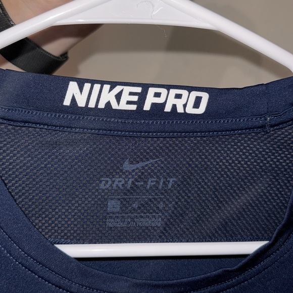 Nike dri fit long sleeve shirt - Picture 3 of 3